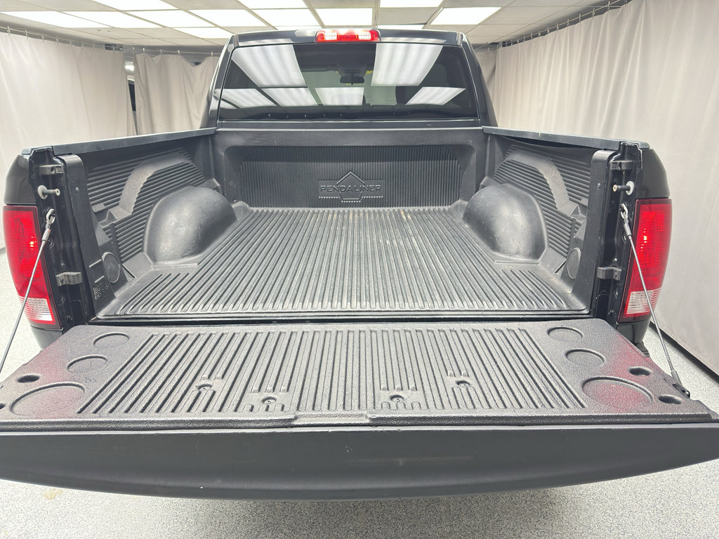 Used 2018 RAM 1500 Express w/ Express Value Package AWD/4WD image 4