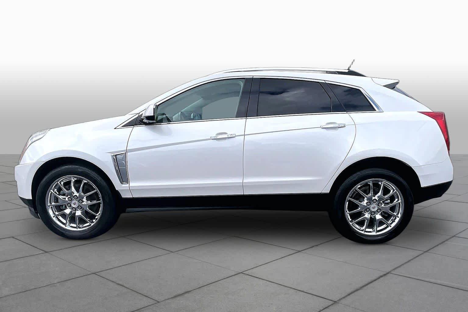 Used 2015 Cadillac SRX Luxury w/ Driver Awareness Package FWD image 32