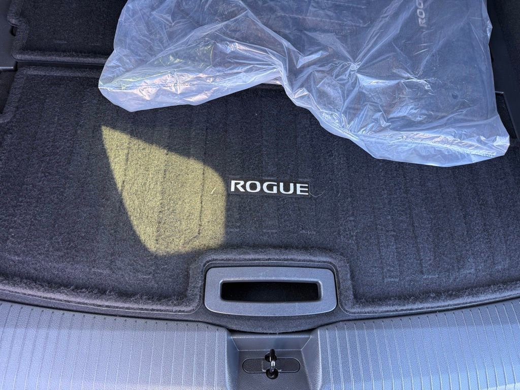 Used 2023 Nissan Rogue Platinum w/ Platinum Premium Package image 27