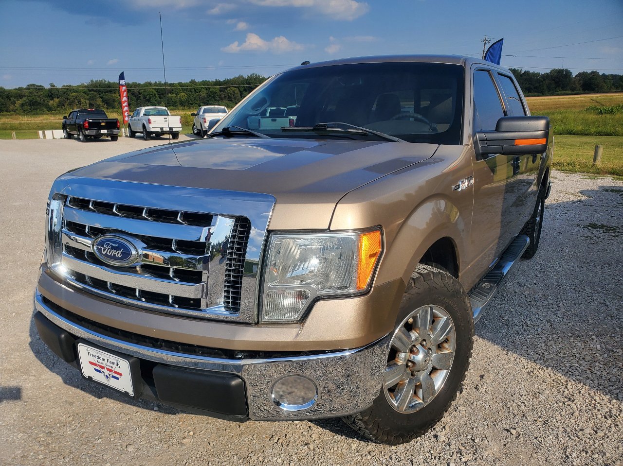Used 2011 Ford F150 XLT w/ XLT Chrome Pkg image 3