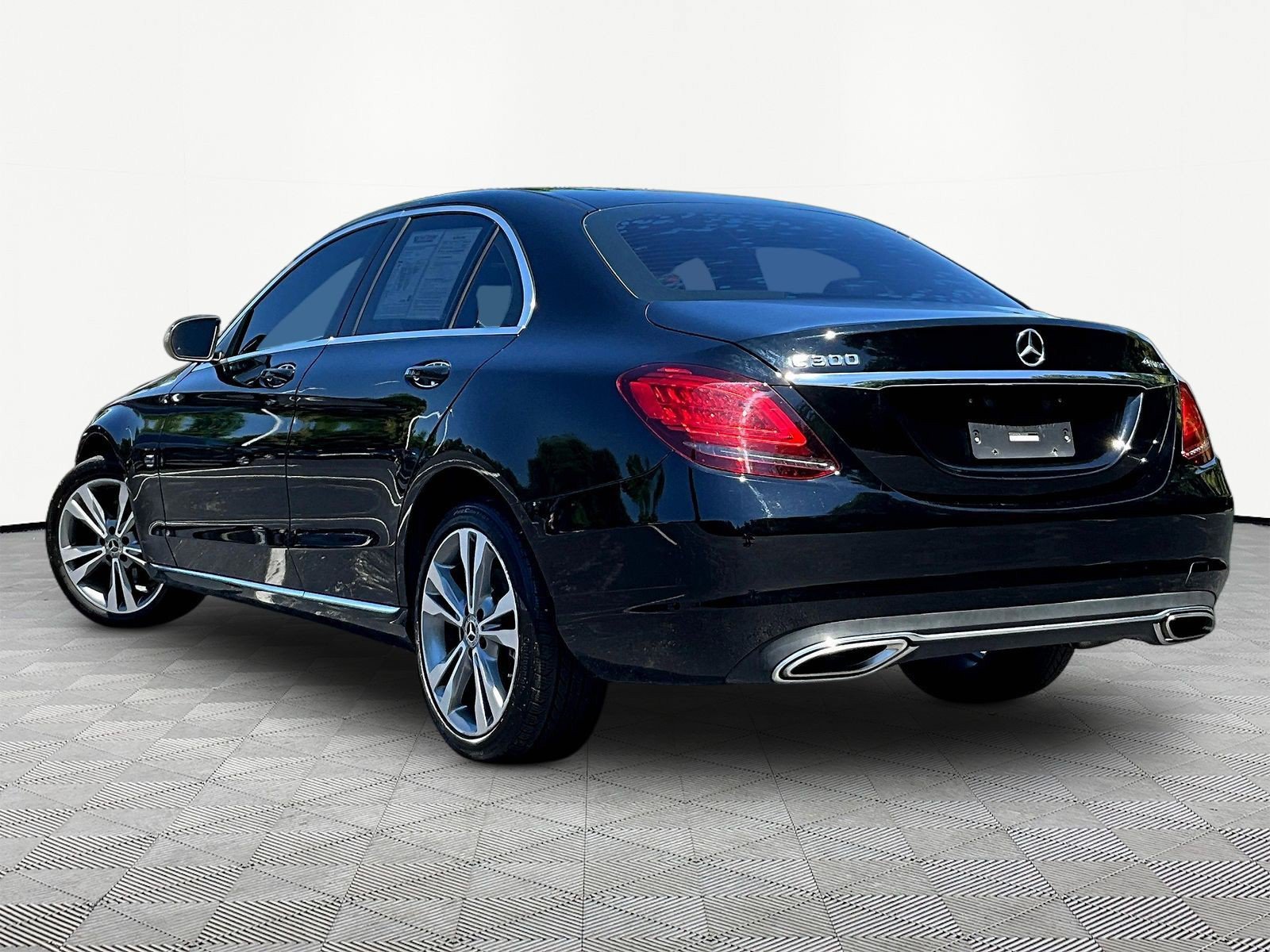 Used 2019 Mercedes-Benz C 300 4MATIC Sedan image 4
