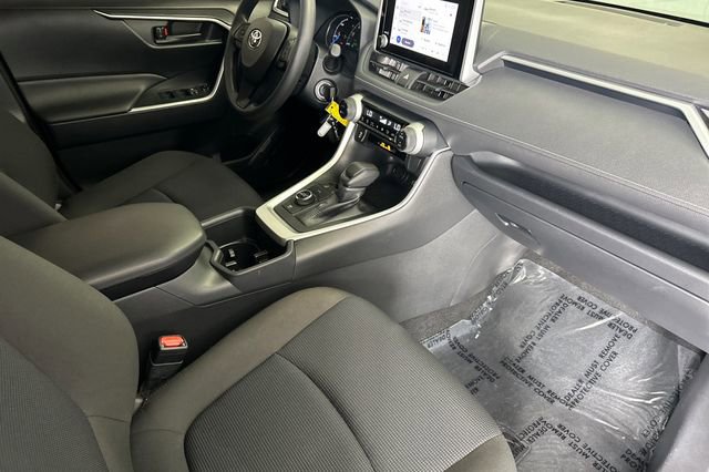 Certified 2024 Toyota RAV4 LE AWD/4WD image 20