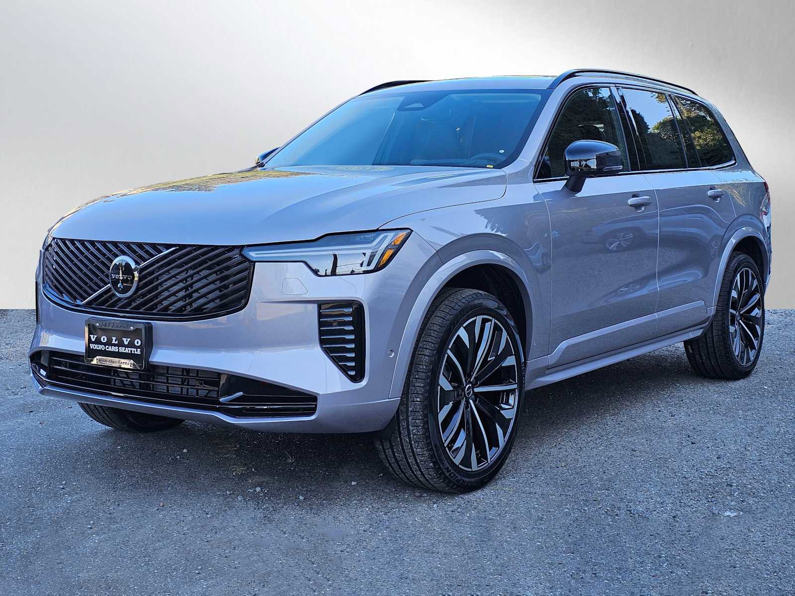 New 2026 Volvo XC90 B6 Ultra w/ Protection Package image 3