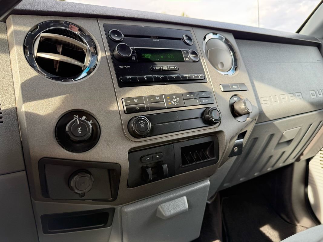 Used 2011 Ford F350 XLT w/ XLT Interior Pkg image 28