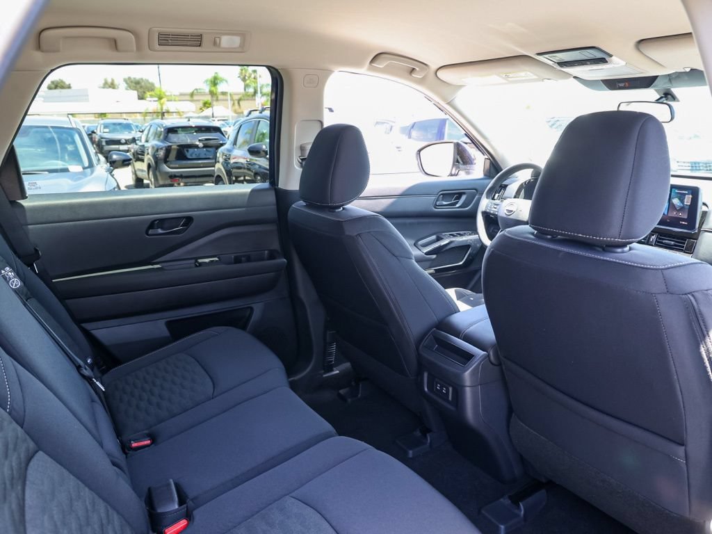 New 2026 Nissan Pathfinder SV w/ Cargo Package FWD image 18