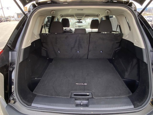 Used 2023 Nissan Rogue S image 9