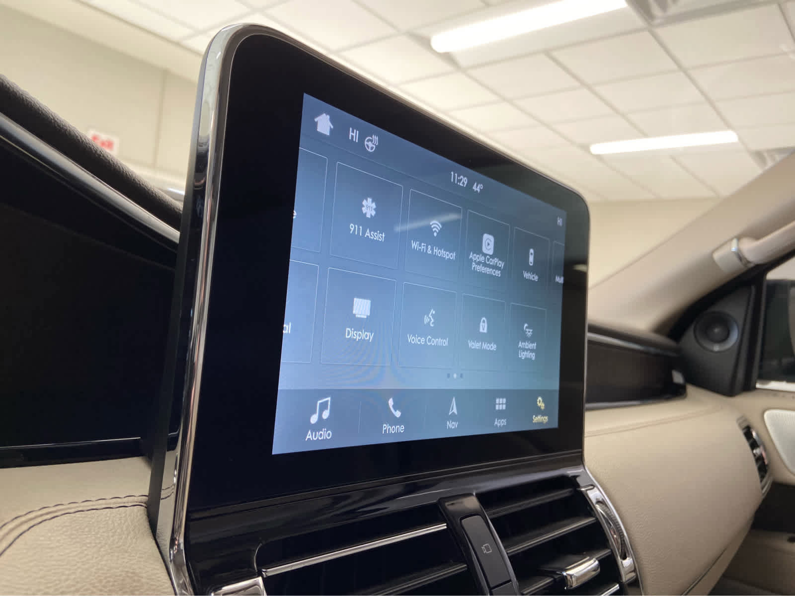 Used 2019 Lincoln Navigator Reserve image 32