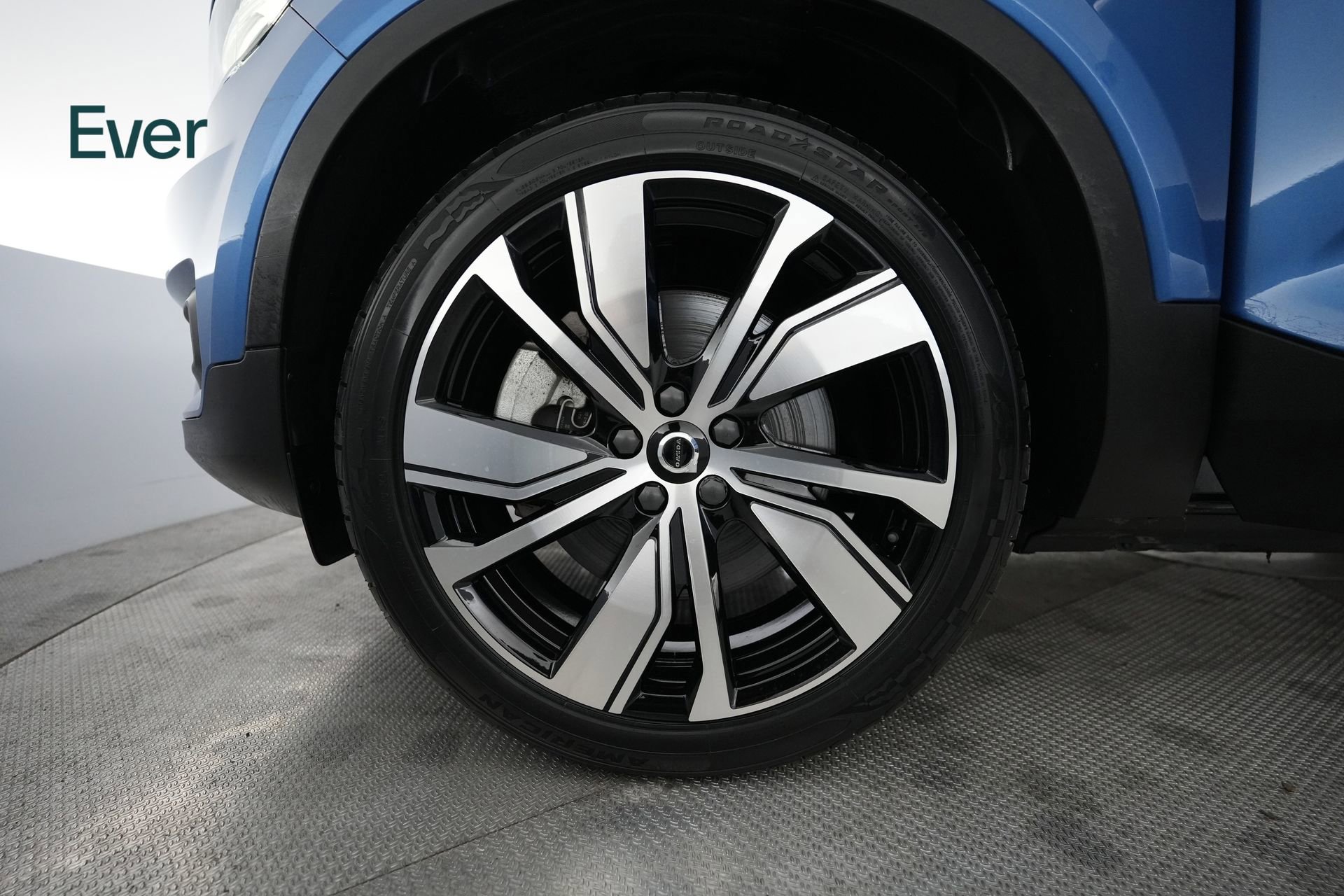 Used 2021 Volvo XC40 P8 Recharge w/ Advanced Package image 22