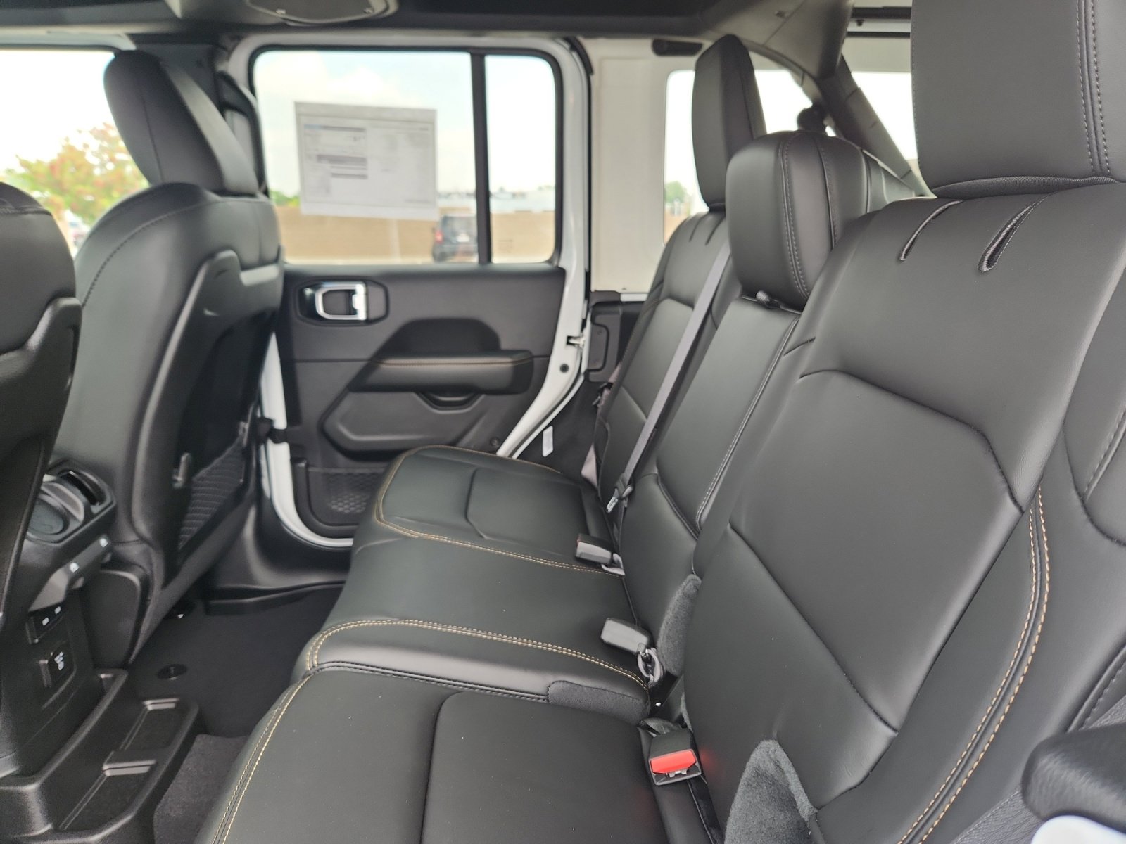 New 2025 Jeep Wrangler Unlimited Rubicon 392 image 18