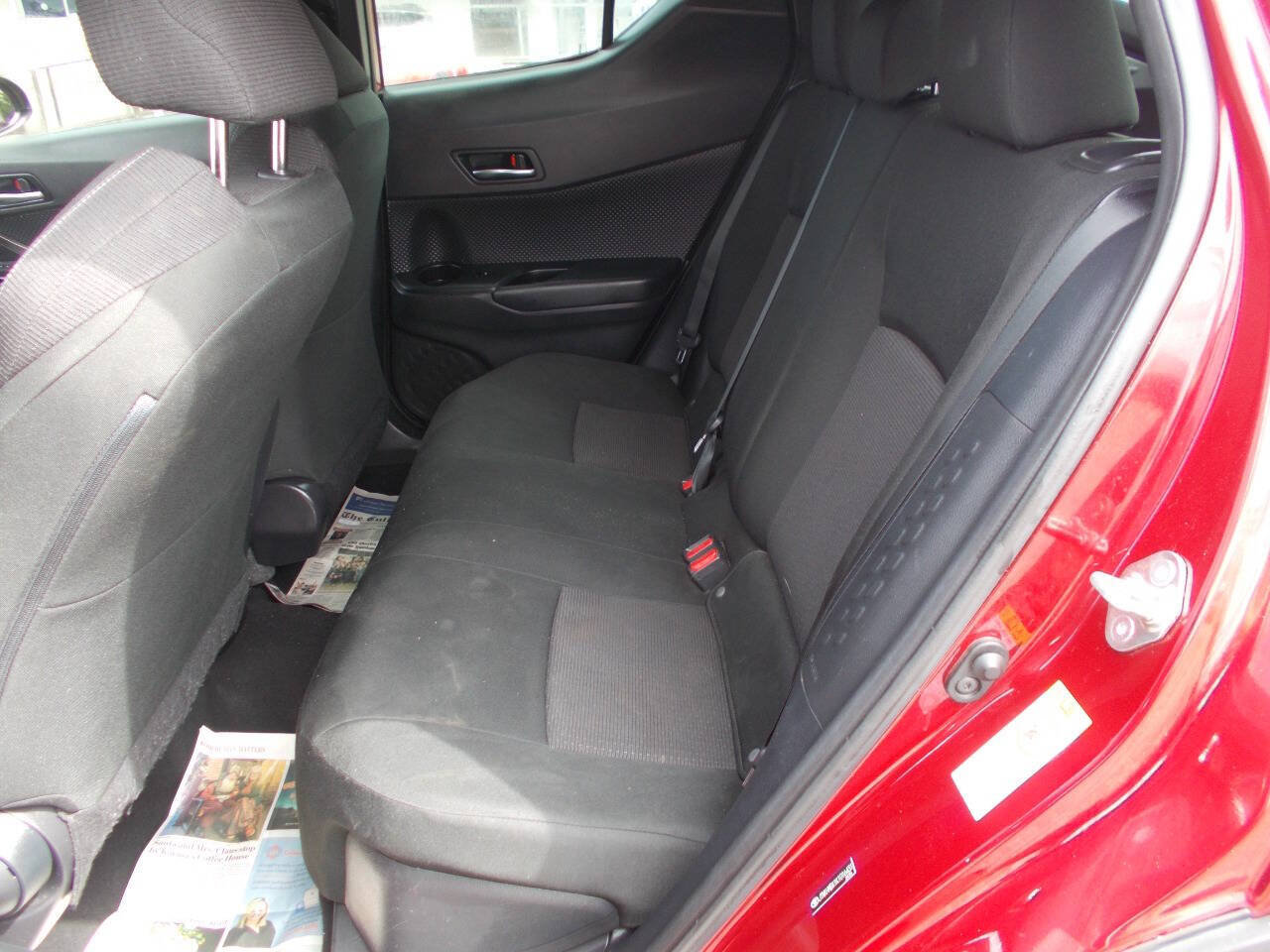 Used 2019 Toyota C-HR XLE FWD image 7