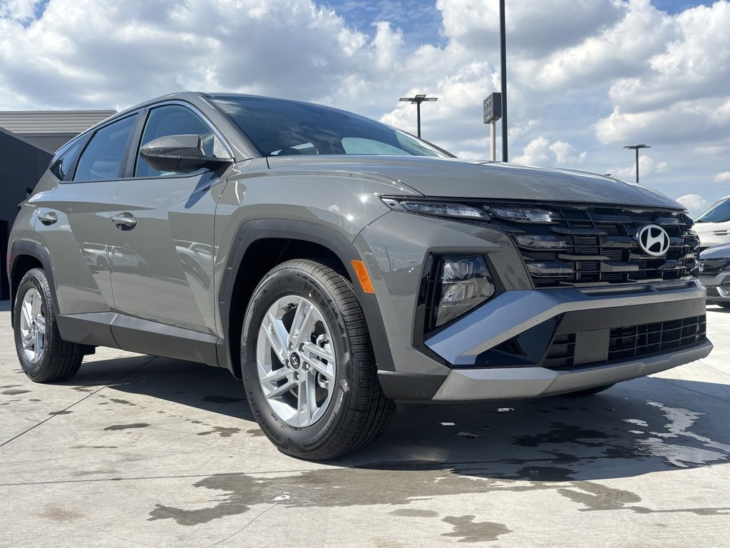 New 2026 Hyundai Tucson SE image 2