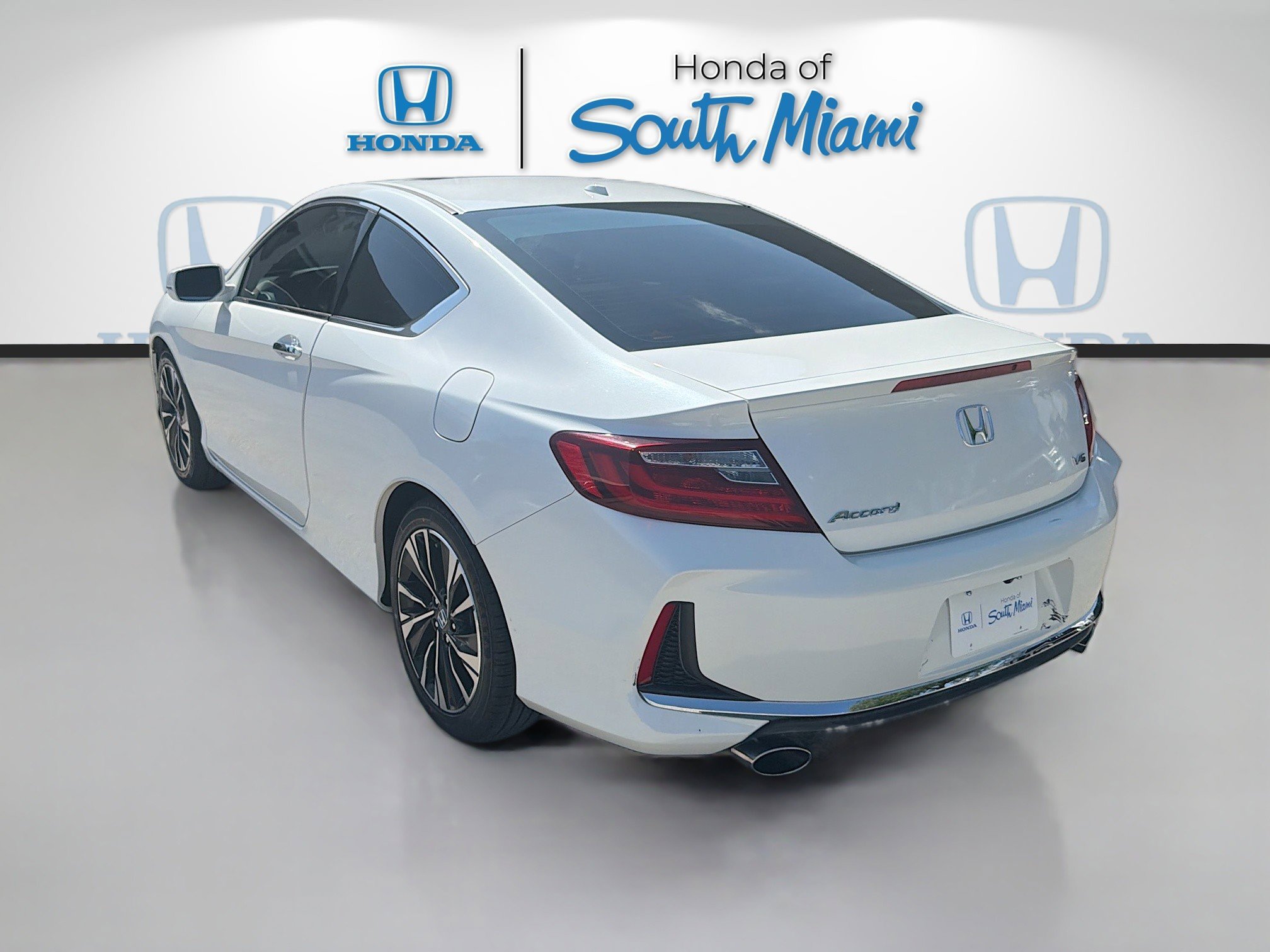 Used 2017 Honda Accord EX-L image 5