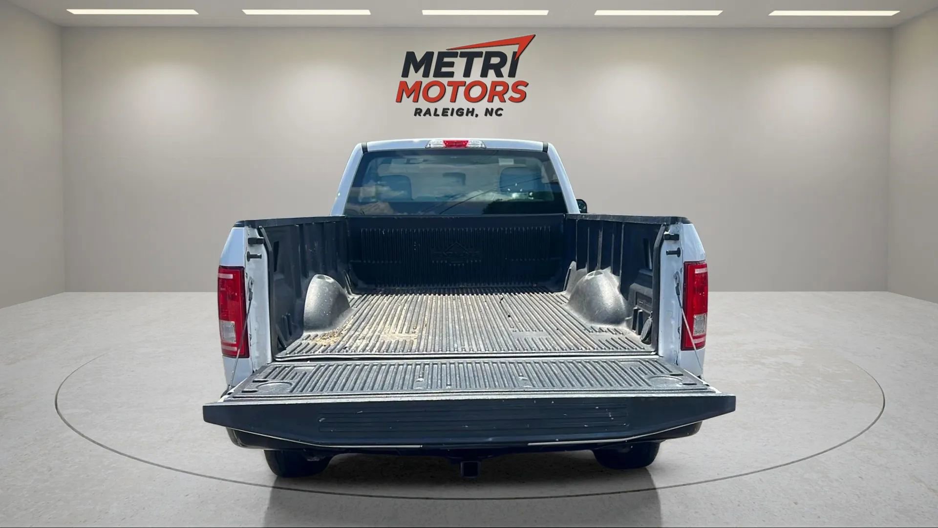 Used 2017 Ford F150 XL w/ Equipment Group 101A Mid RWD image 9