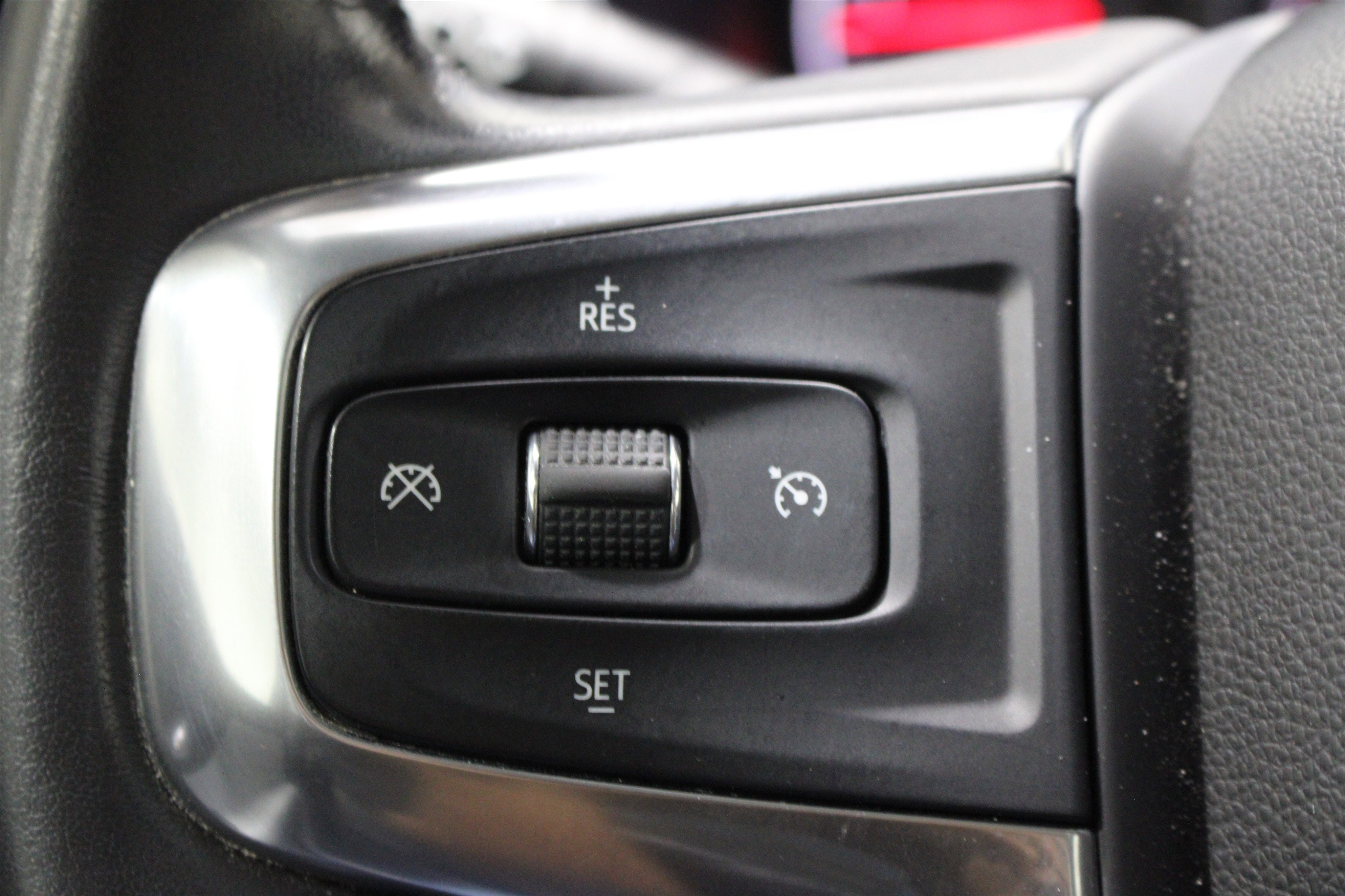 Used 2019 Chevrolet Blazer LT w/ Sun and Wheels Package FWD image 12