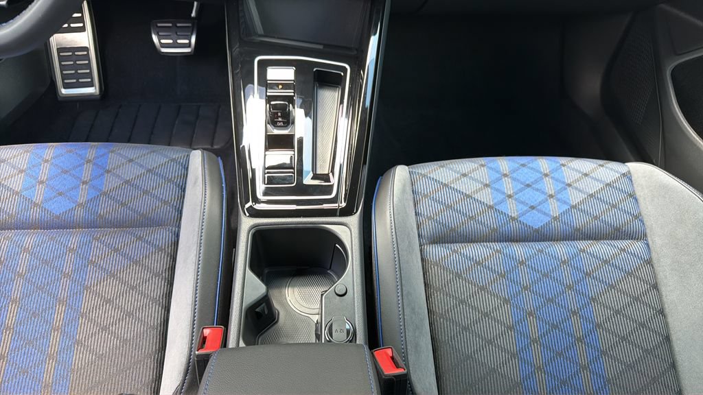 New 2026 Volkswagen Golf w/ Euro Style Package AWD/4WD image 19