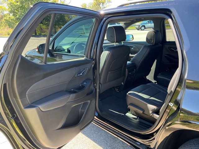 Used 2023 Chevrolet Traverse Premier w/ Redline Edition AWD/4WD image 16