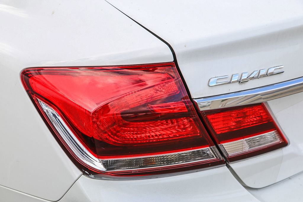 Used 2015 Honda Civic SE image 7