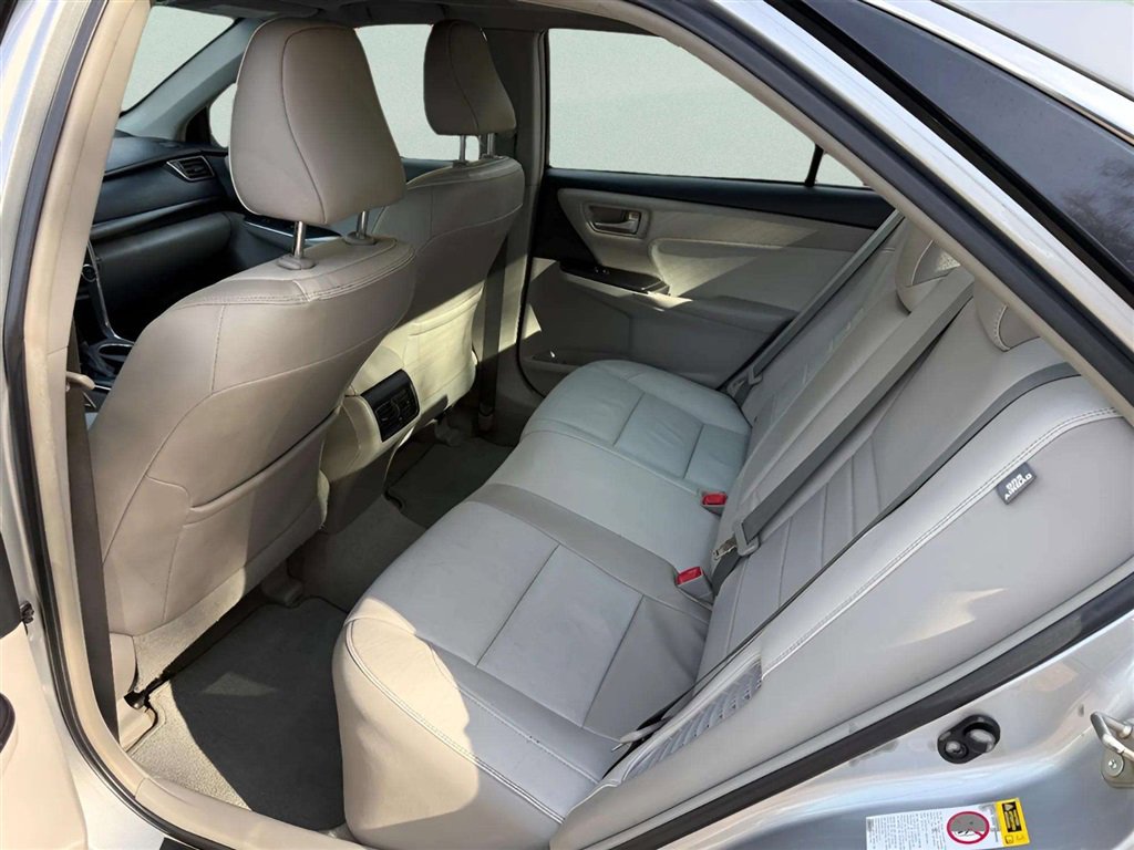 Used 2015 Toyota Camry XLE w/ Moonroof Package FWD image 15
