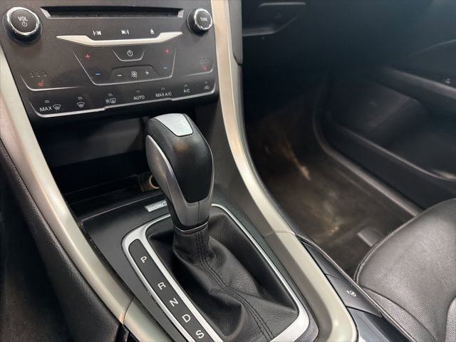 Used 2015 Ford Fusion SE w/ Equipment Group 202A image 21