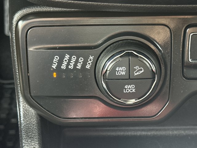 Used 2020 Jeep Renegade Trailhawk AWD/4WD image 17