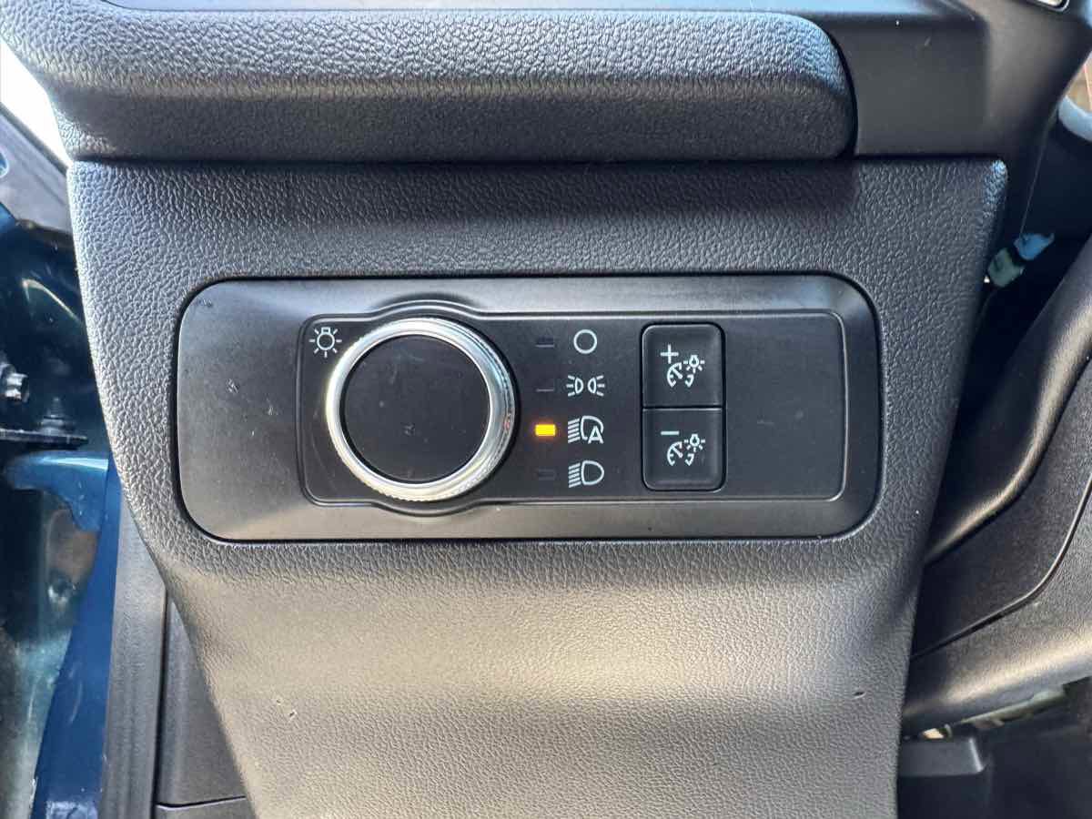 Used 2020 Ford Escape SE image 10