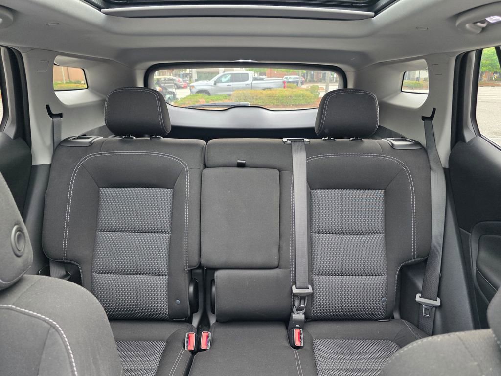 Used 2023 GMC Terrain SLE w/ Driver Convenience Package image 27