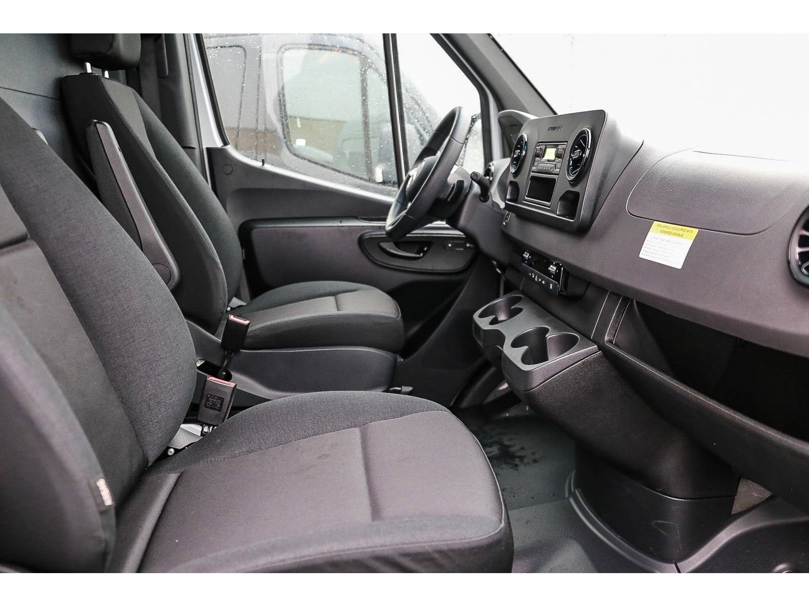 New 2024 Mercedes-Benz eSprinter 170 Cargo image 15