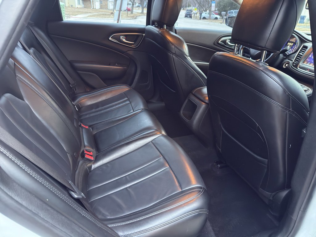 Used 2017 Chrysler 200 Limited Platinum FWD image 14