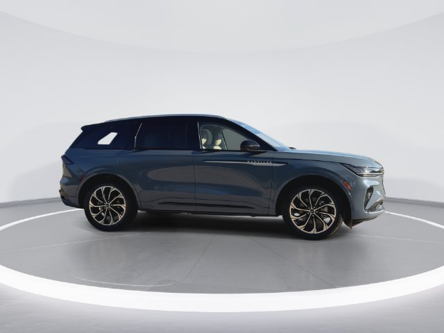New 2026 Lincoln Nautilus Reserve AWD/4WD image 9
