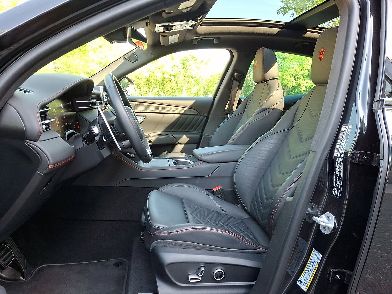 Used 2023 Maserati Grecale Modena image 11