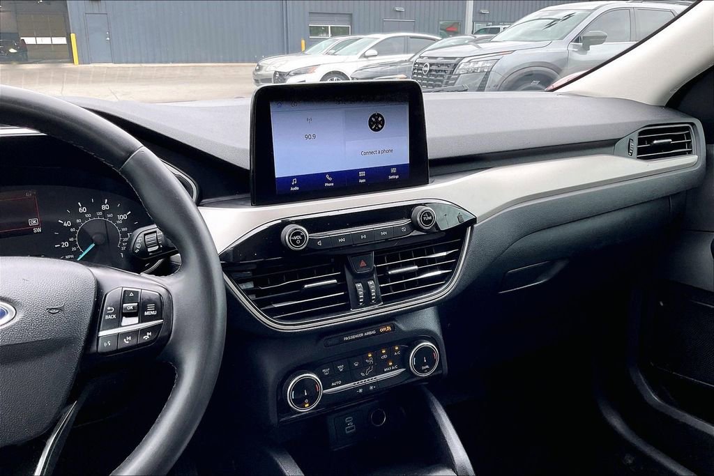 Used 2022 Ford Escape SE w/ SE Sport Appearance Package FWD image 9