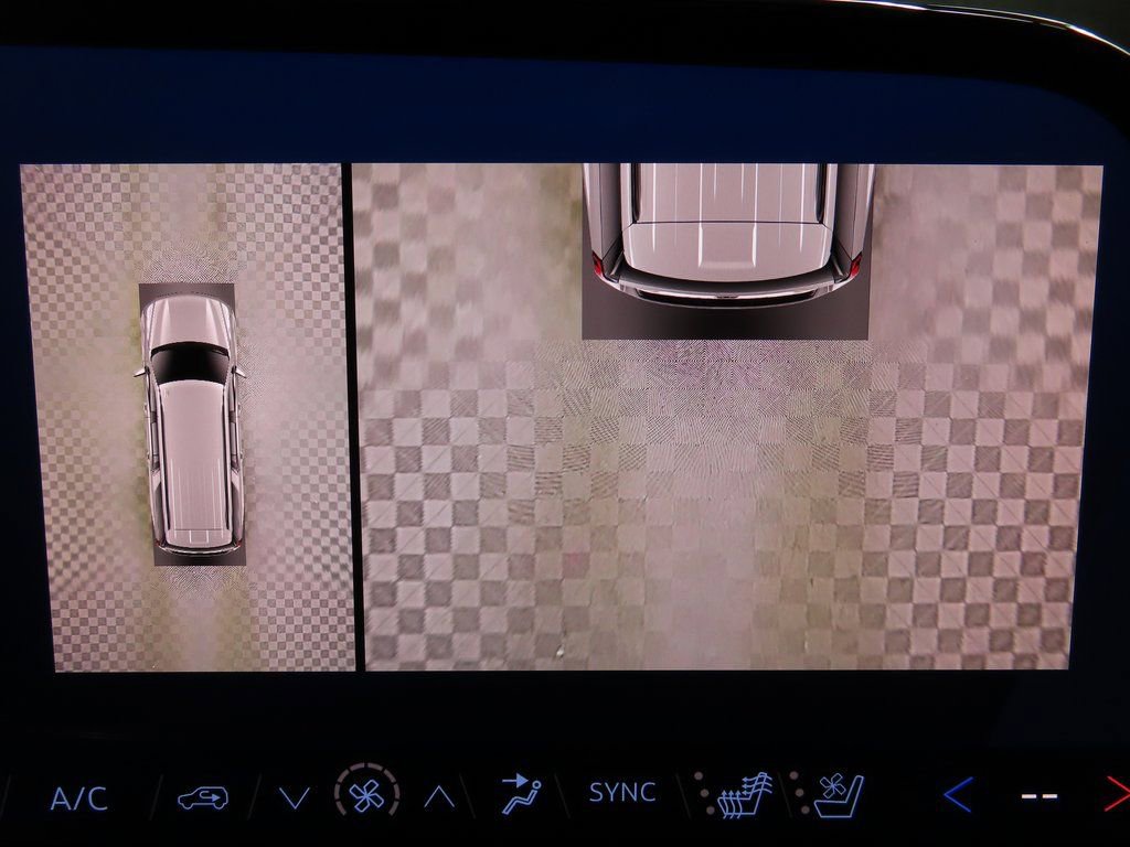 Used 2025 Chevrolet Suburban Premier AWD/4WD image 17