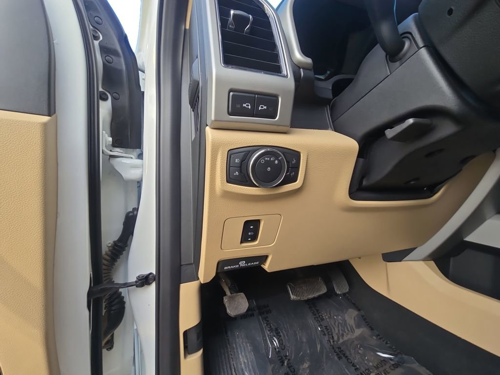 Used 2021 Ford F250 Lariat w/ Chrome Package image 23