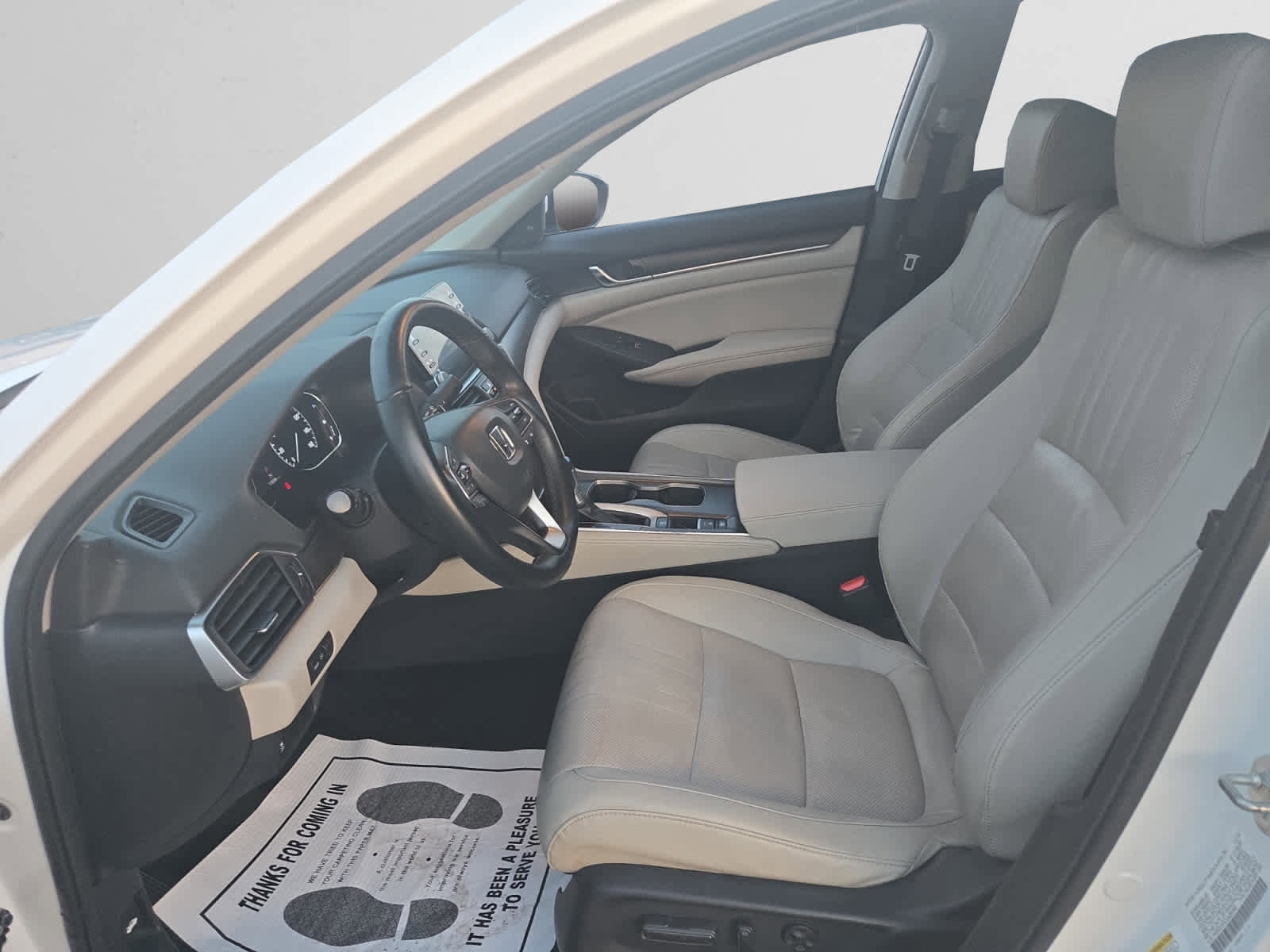 Used 2018 Honda Accord EX-L image 9