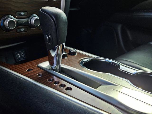 Used 2018 Nissan Pathfinder Platinum image 11