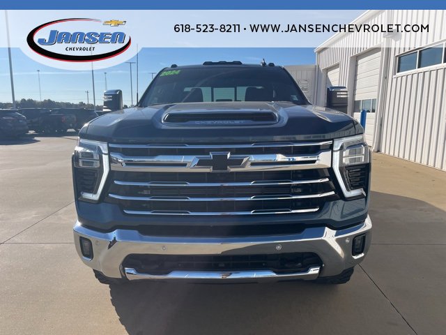Used 2024 Chevrolet Silverado 2500 LTZ w/ LTZ Convenience Package image 2