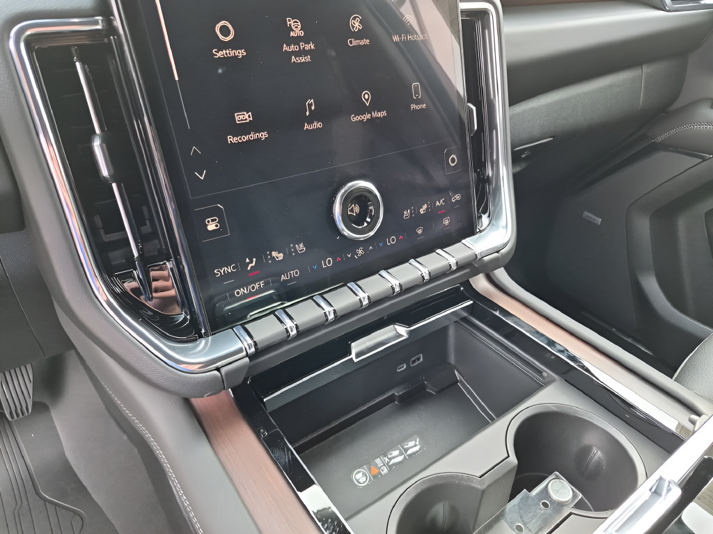 New 2026 GMC Yukon Denali w/ Denali Reserve Package AWD/4WD image 24