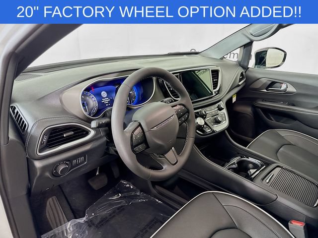 New 2027 Chrysler Pacifica Limited AWD/4WD image 9