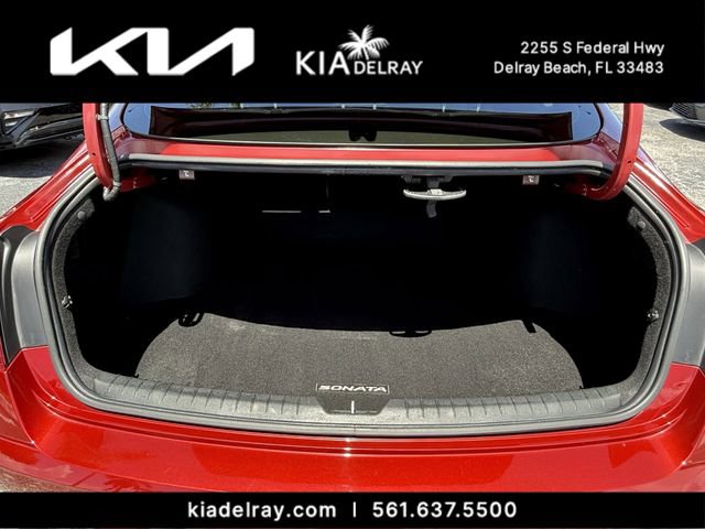 Used 2023 Hyundai Sonata Limited w/ Cargo Package FWD image 8