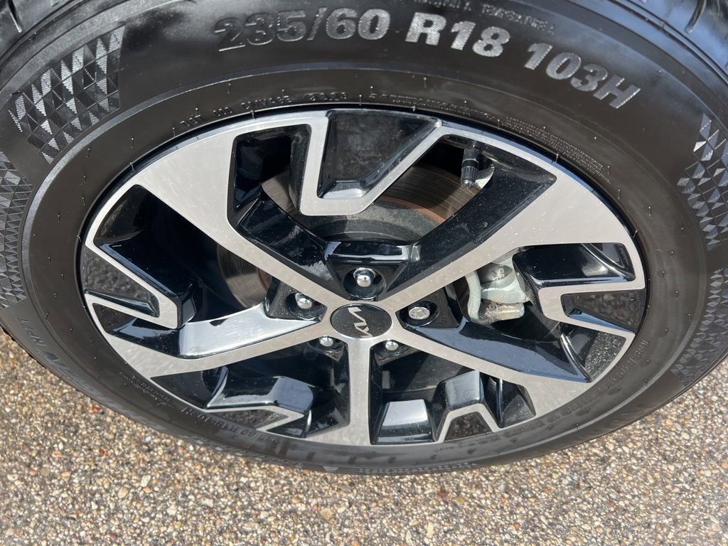 Certified 2024 Kia Sportage EX image 40