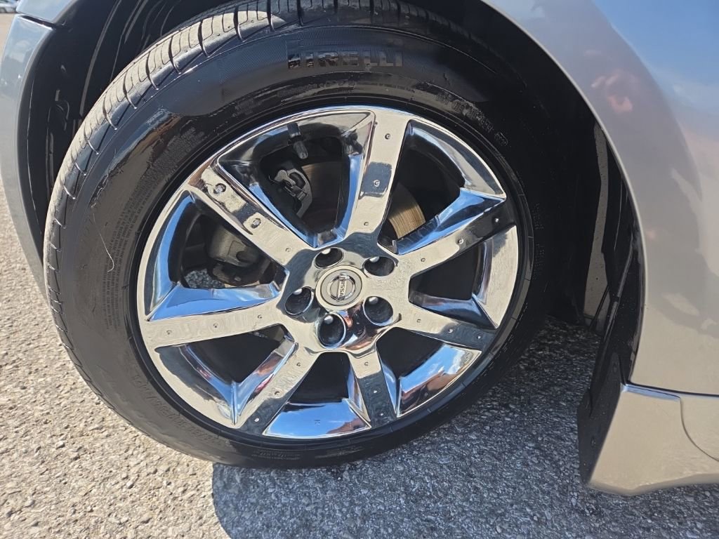 Used 2005 Nissan 350Z Touring RWD image 9