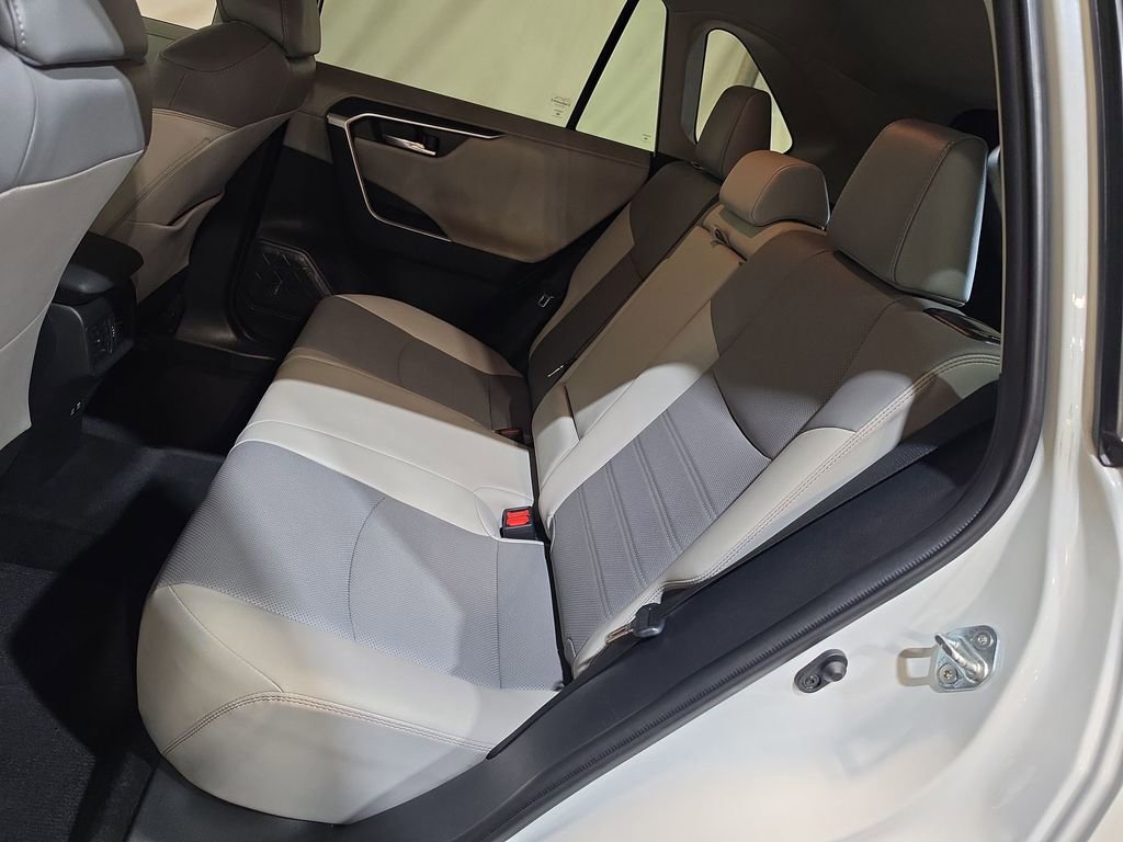 Used 2021 Toyota RAV4 Limited image 25