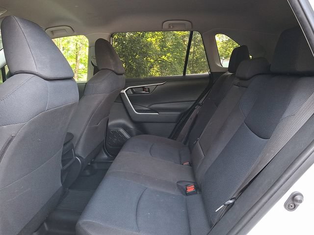 Used 2020 Toyota RAV4 LE w/ Carpet Mat Package FWD image 10