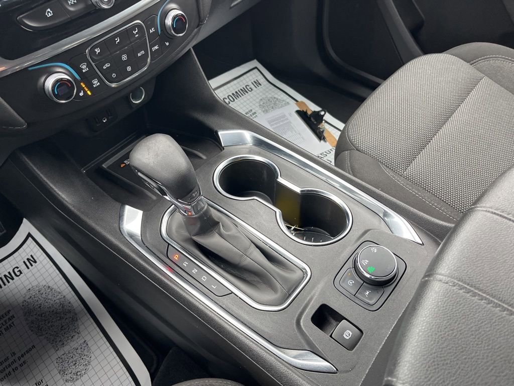 Used 2023 Chevrolet Traverse LT image 20