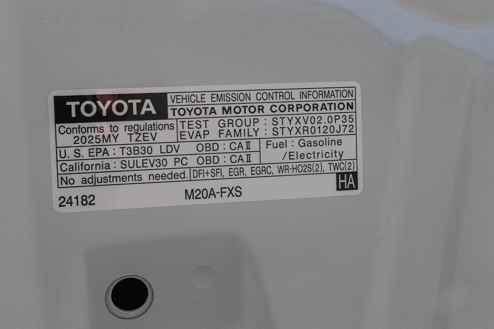 Certified 2025 Toyota Prius Plug-In Hybrid FWD image 28
