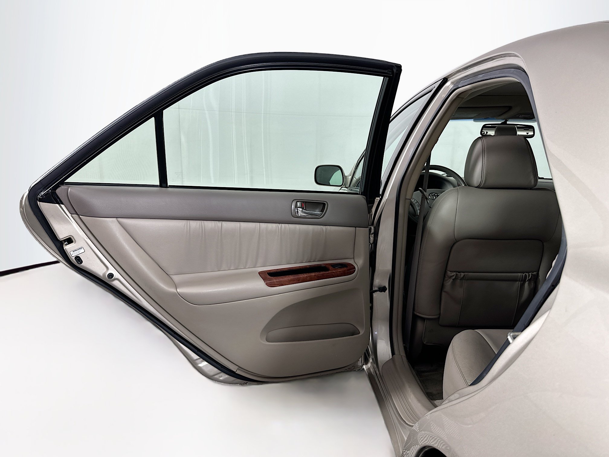 Used 2006 Toyota Camry XLE FWD image 24