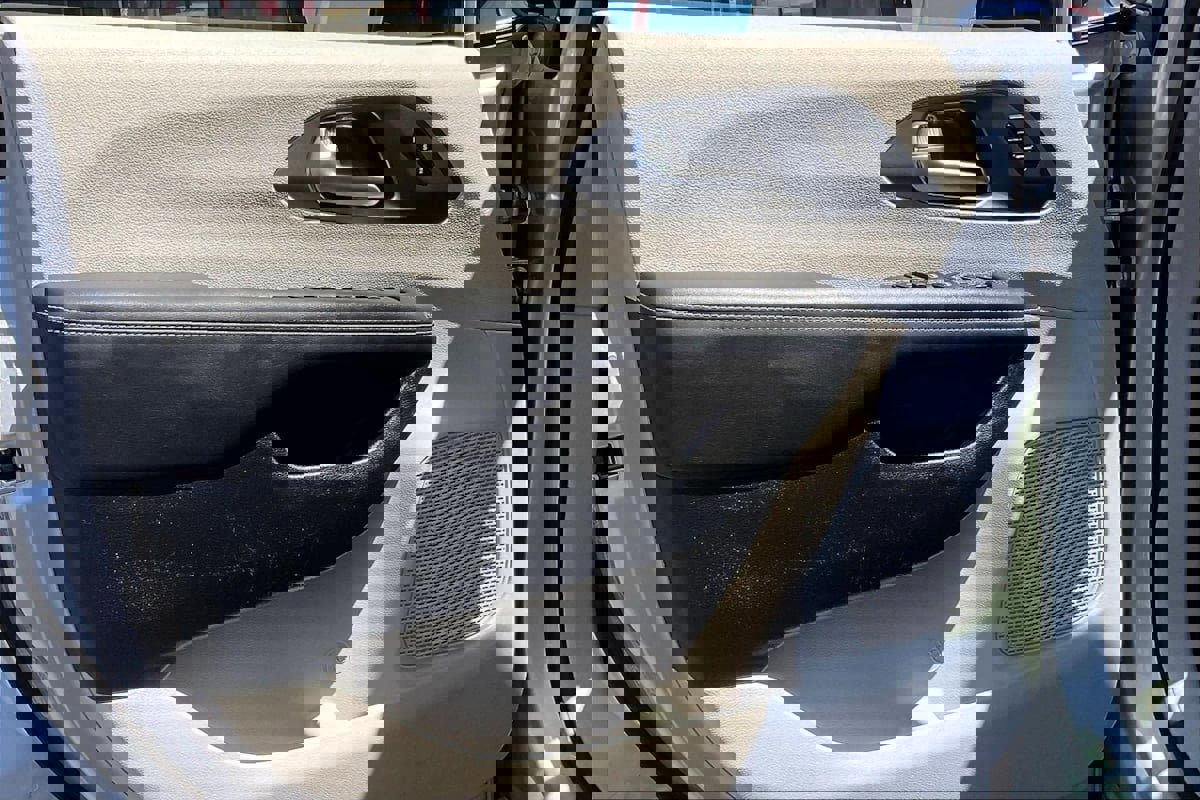 Used 2024 Chrysler Pacifica Touring-L image 20