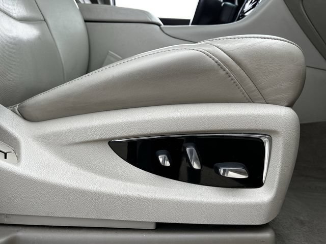 Used 2017 Cadillac Escalade Luxury RWD image 30