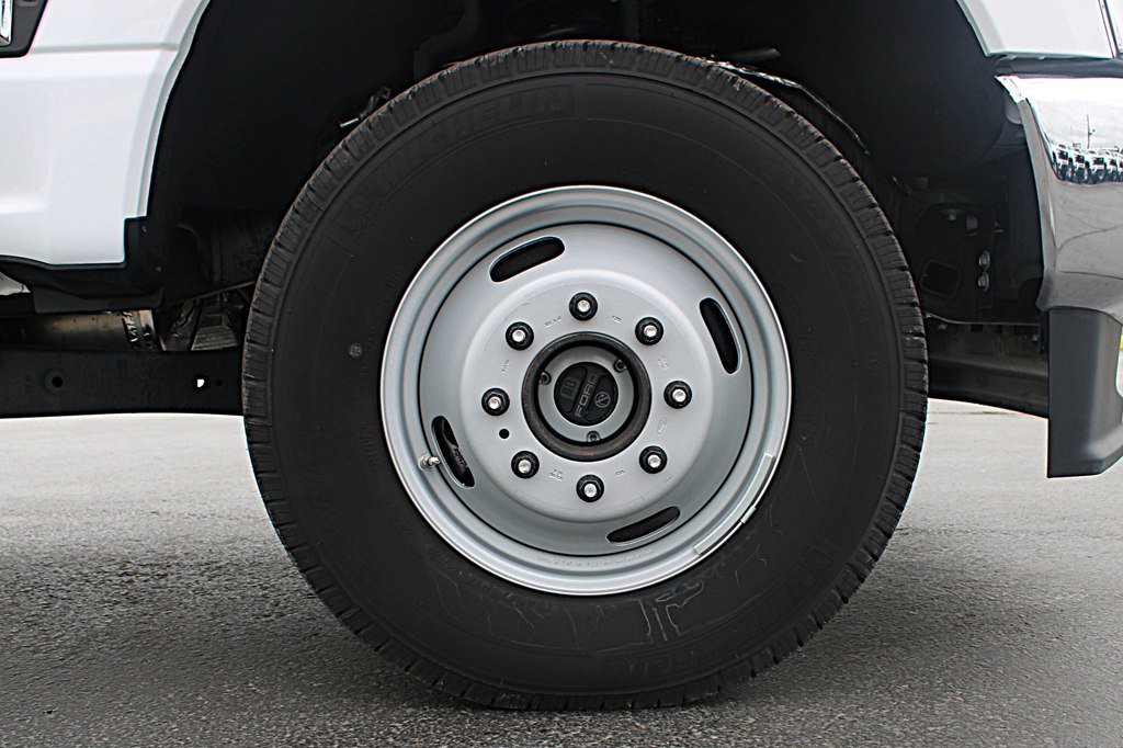 Used 2024 Ford F350 XLT AWD/4WD image 29