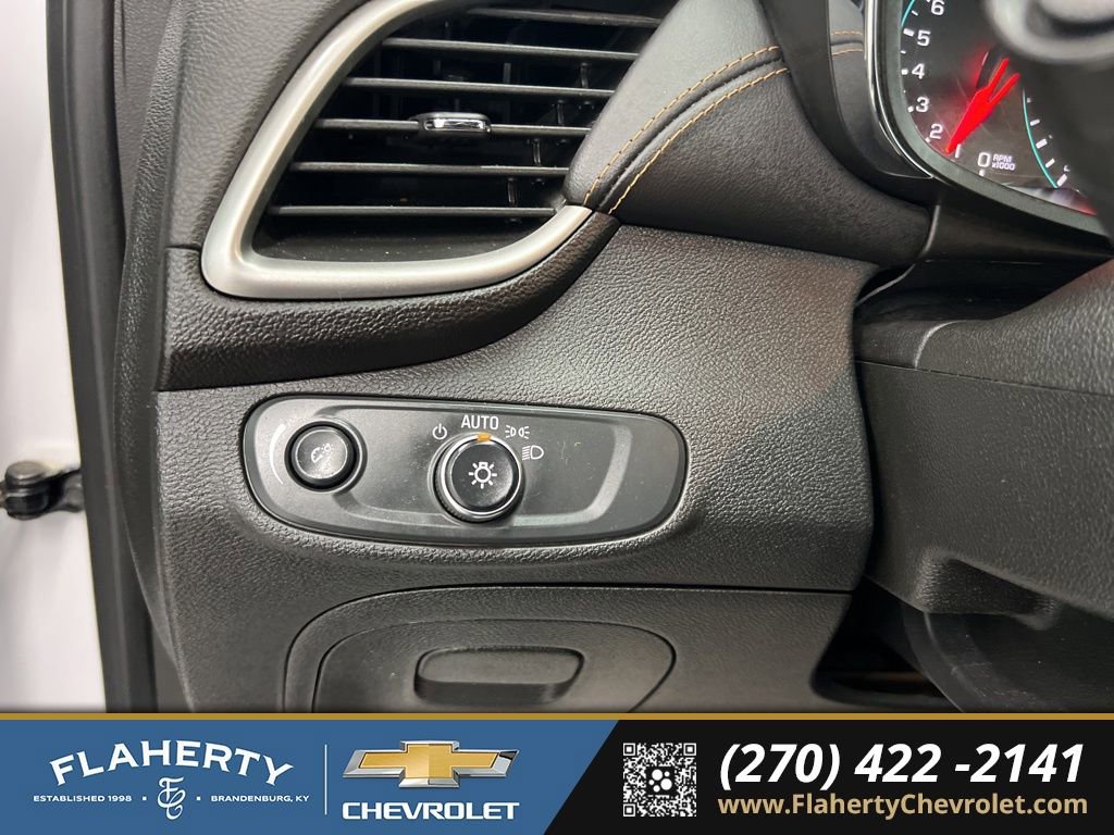 Used 2020 Chevrolet Trax LT w/ LT Convenience Package image 23